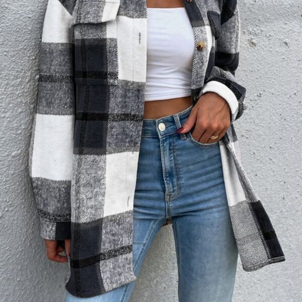 BLACK AND WHITE PLAID PRINT BUTTON DOWN COLLARED S - Picture 7 of 8